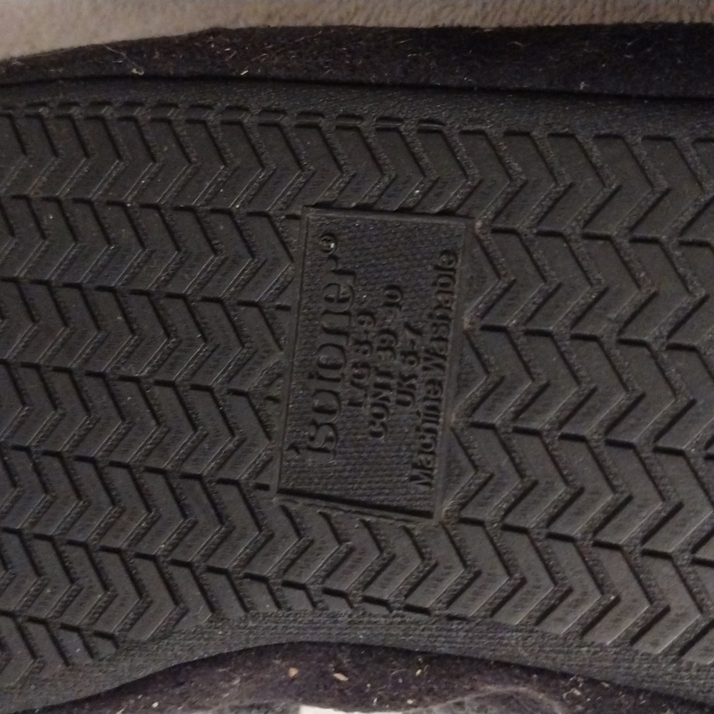 Isotoner, women slippers faux fur in size large, 8/9 - Picture 3 of 4